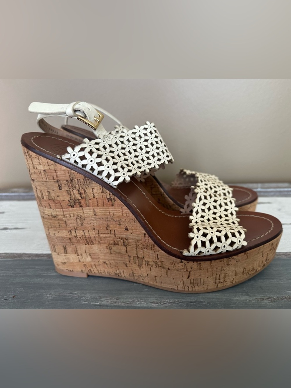 Tory Burch Floral Laser Cut Cork Wedge Sandals Cream Leather Size 10M Boho Chic